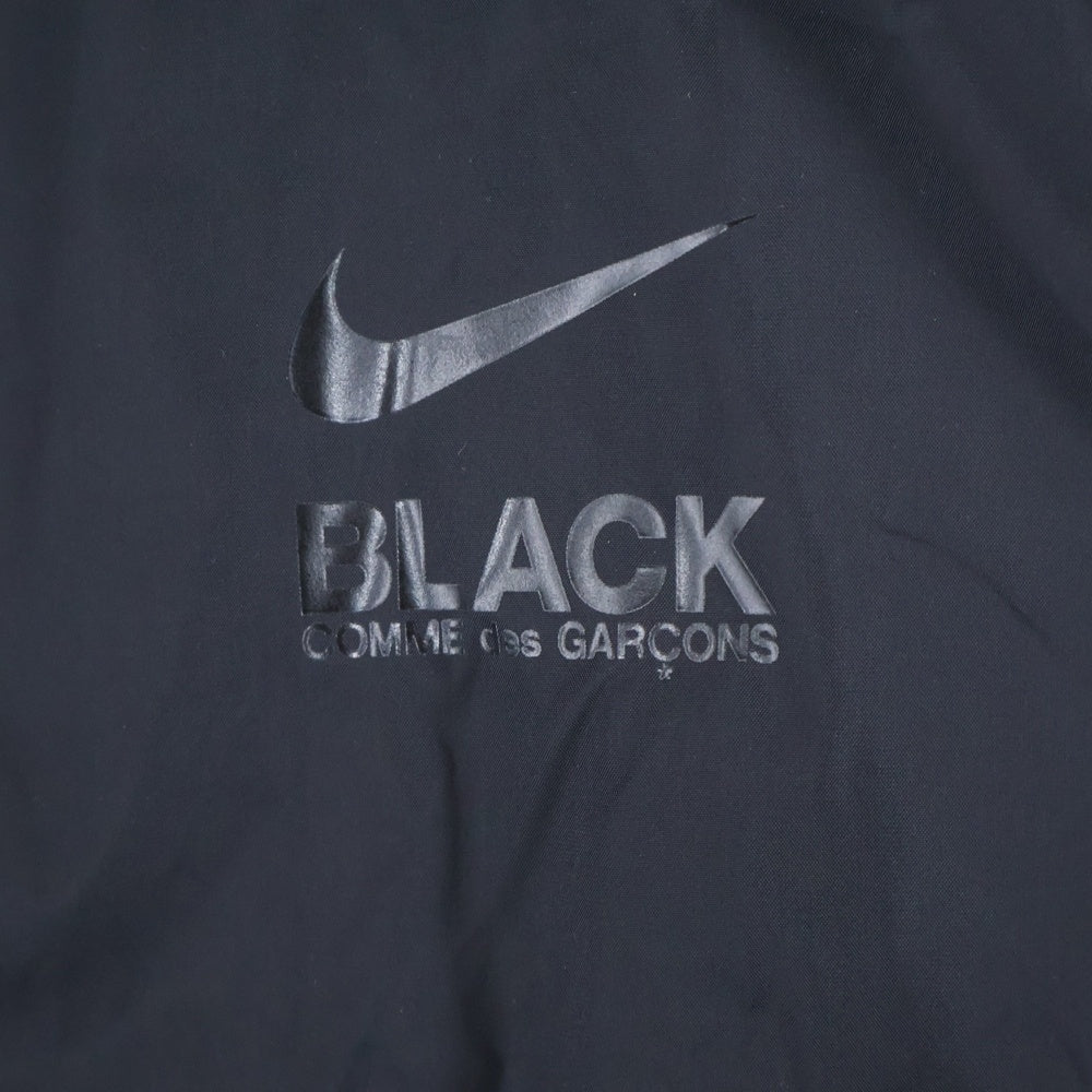 NIKE(ナイキ) 20AW AD2020 ×BLACK COMME des GARCONS ブラックコムデギャルソン スタンドカラー バックプリント ナイロンジャケット ブラック 1F-J102