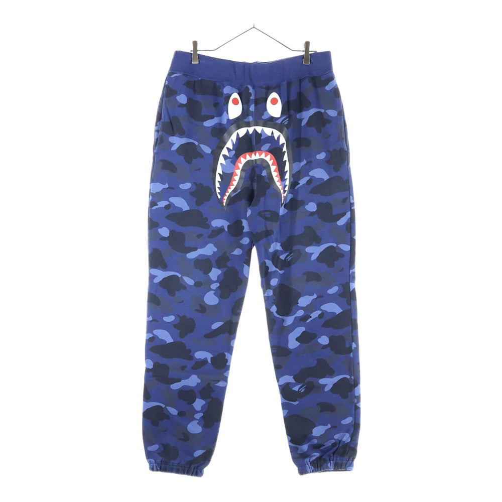 A BATHING APE(アベイシングエイプ) COLOR CAMO SHARK AWEAT PANTS カモ総柄 シャーク スウェットパンツ ブルー 001PTI301008M