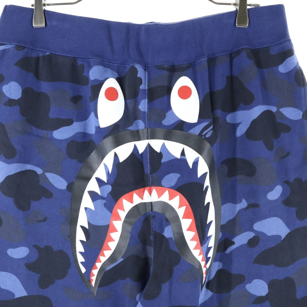 A BATHING APE(アベイシングエイプ) COLOR CAMO SHARK AWEAT PANTS カモ総柄 シャーク スウェットパンツ ブルー 001PTI301008M