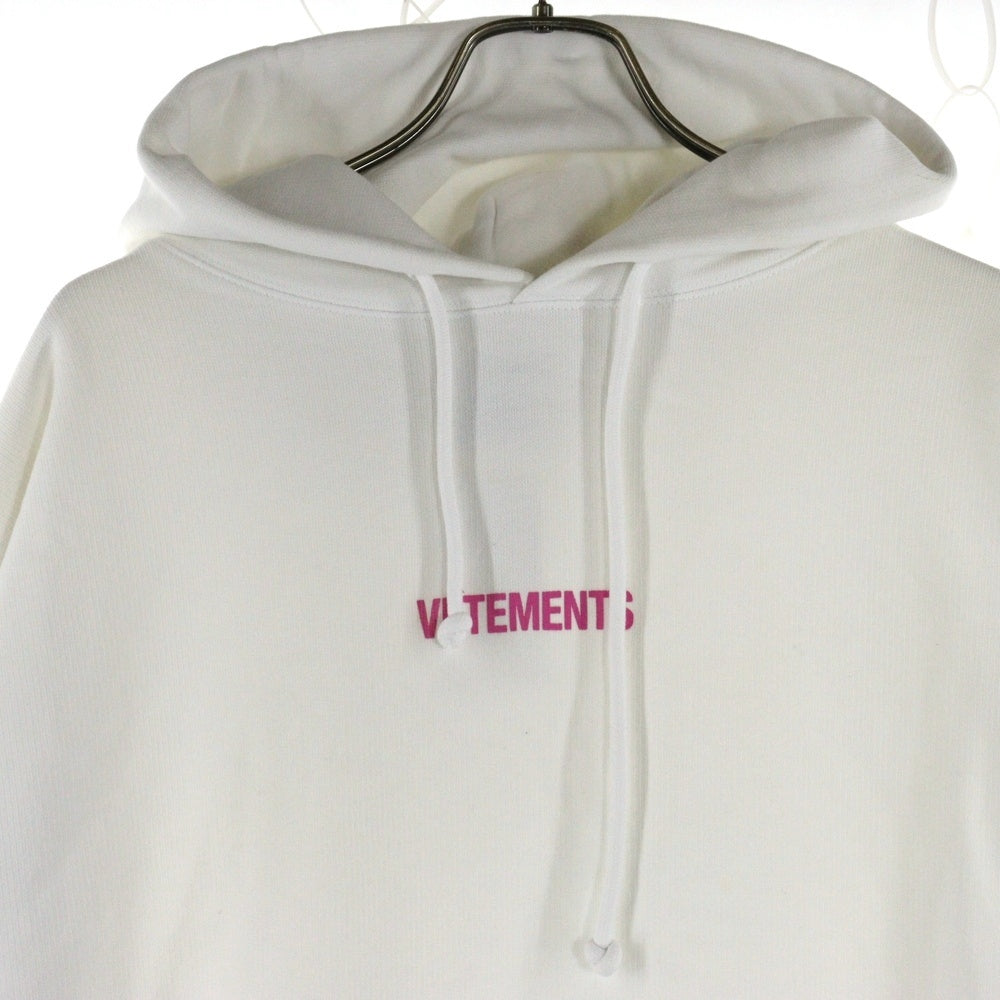 VETEMENTS(ヴェトモン) 22SS ロゴレーベル スウェット プルオーバーパーカー ホワイト/ピンク UE52TR380W