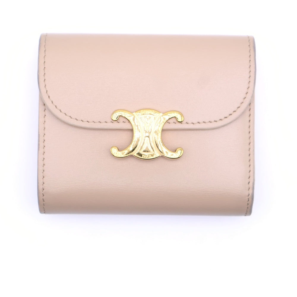 CELINE(セリーヌ) トリオンフ ロゴ シャイニーカーフスキン スモール フラップウォレット 財布 ベージュ 10D783DPV.03ND