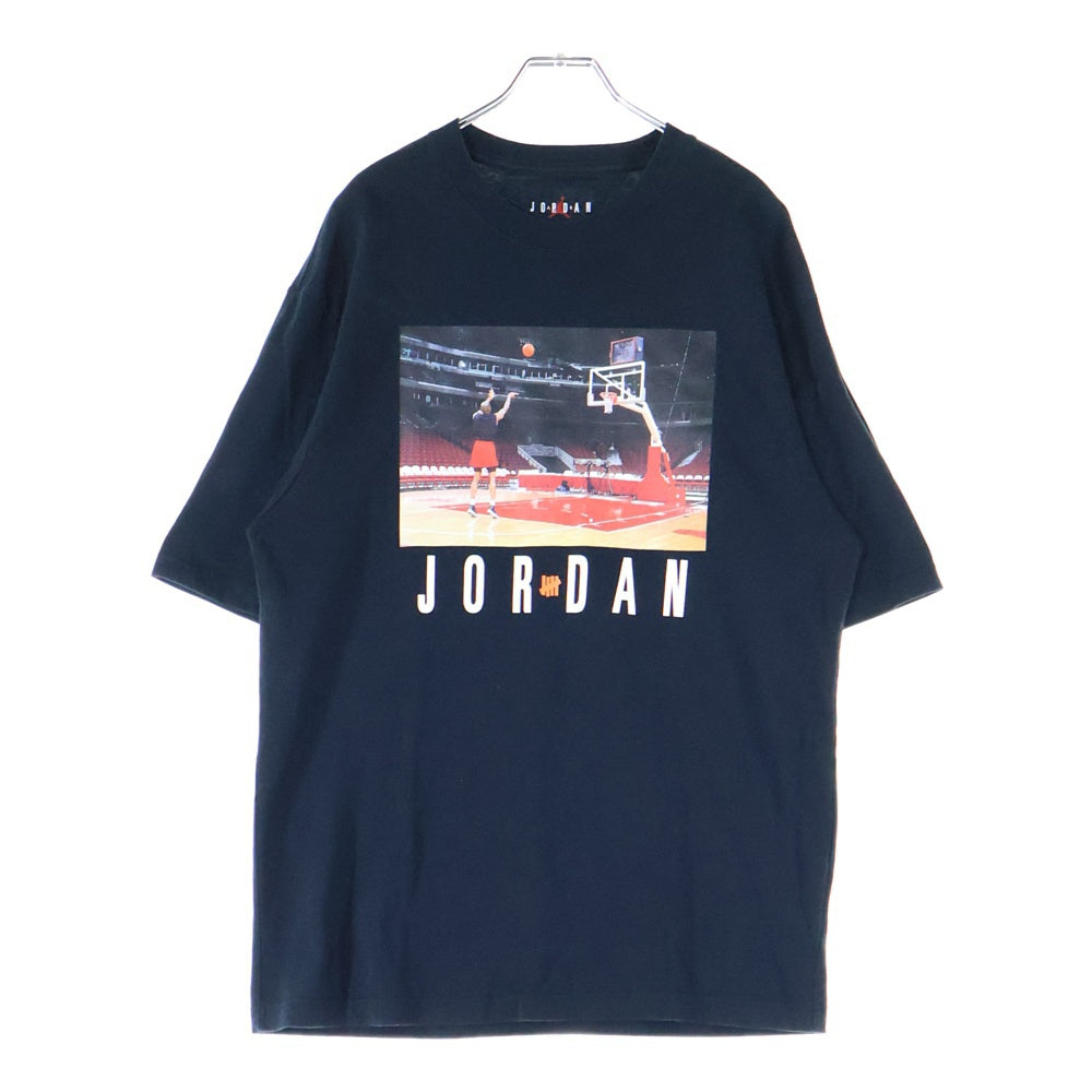 UNDEFEATED(アンディフィーテッド) ×JORDAN S/S Tee ジョーダン フロントプリント クルーネック 半袖Tシャツ カットソー ブラック DX6029-010