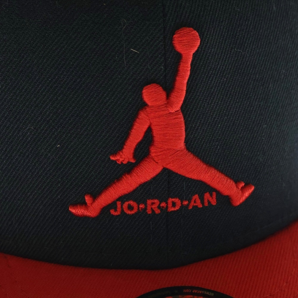 NEW ERA(ニューエラ) ×JORDAN ジョーダン フロント刺繍 ベースボールキャップ 帽子 ブラック/レッド