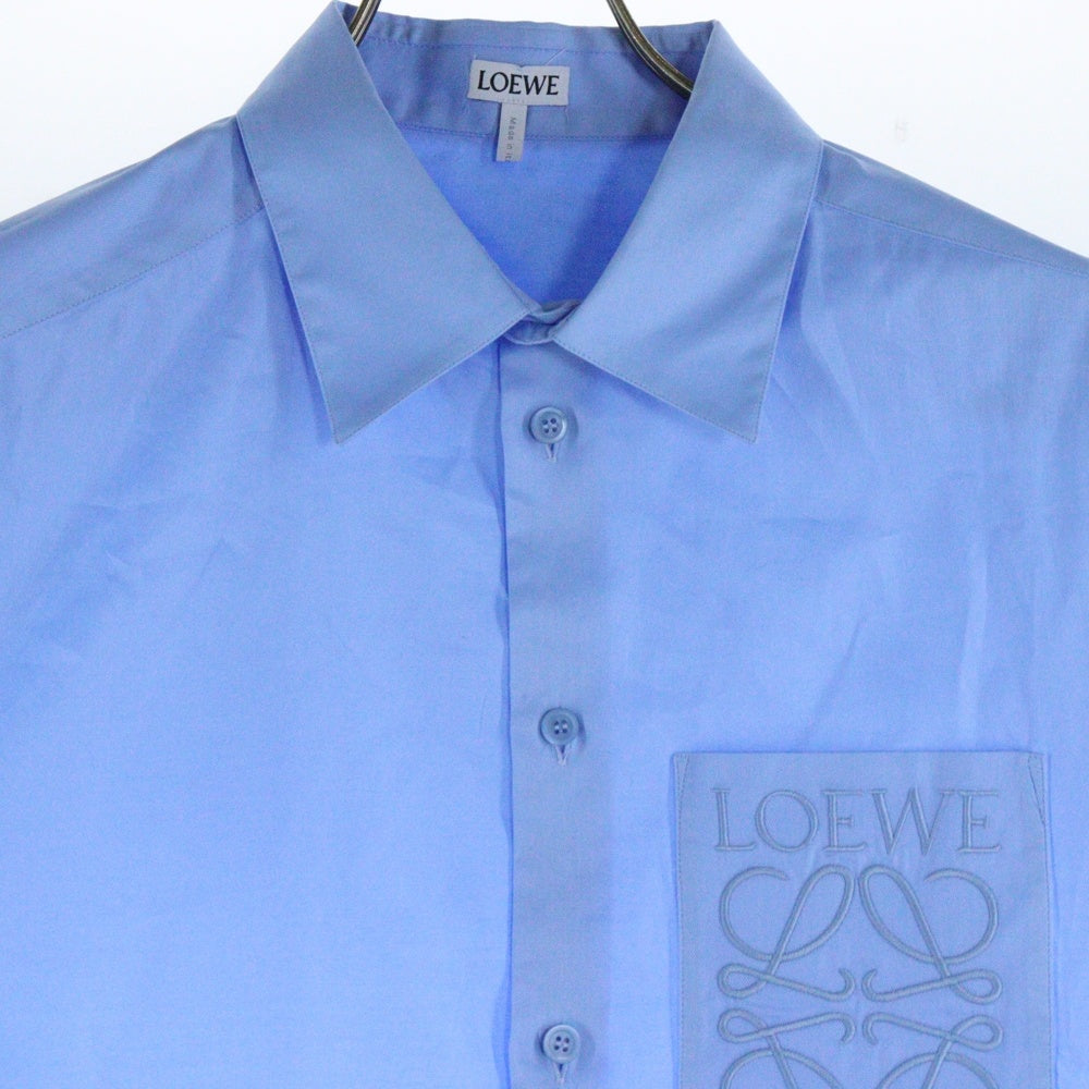 LOEWE(ロエベ) ANAGRAM POCKET SHIRT アナグラム エンブロイダリー ポケット レギュラーカラー 長袖シャツ ブルー H526Y05WB1