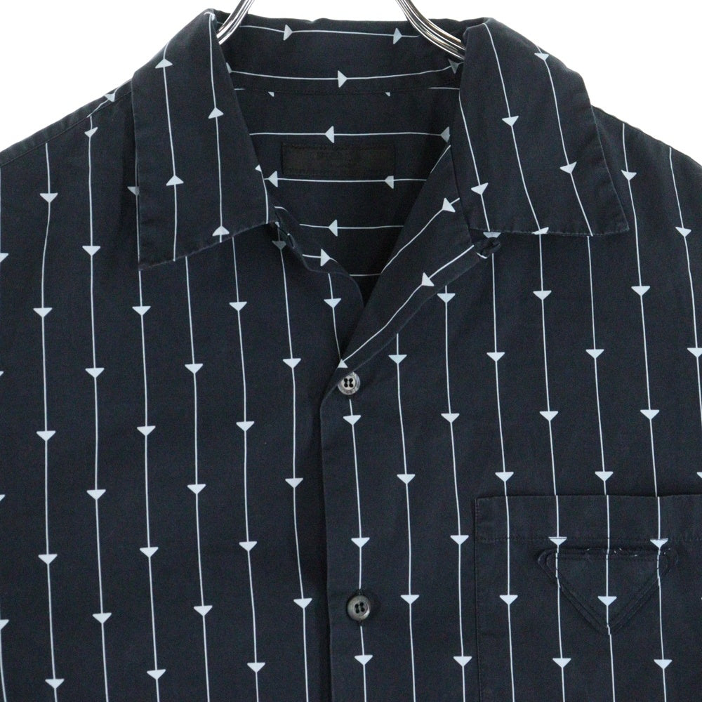 PRADA(プラダ) 総柄 トライアングルロゴ オープンカラー 半袖シャツ ブラック UCM006