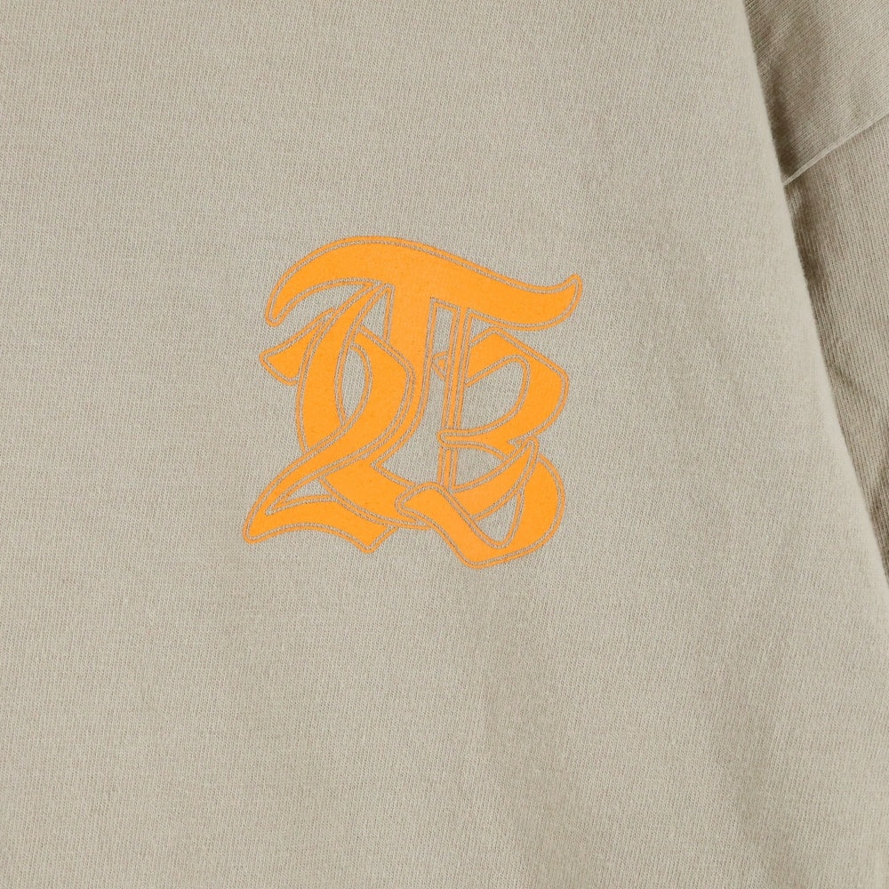 TOKYO23(トウキョウニジュウサン) OLD ENGLISH LOGO T-shirt BEIGE オールド イングリッシュ ロゴ クルーネック 半袖 Tシャツ カットソー ベージュ T024S-TS005