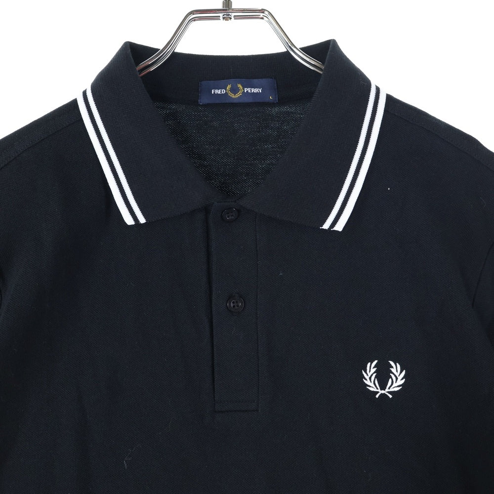 FRED PERRY(フレッドペリー) ロゴエンブロイダリー レギュラーカラー 半袖ポロシャツ ブラック WC1X 0AA
