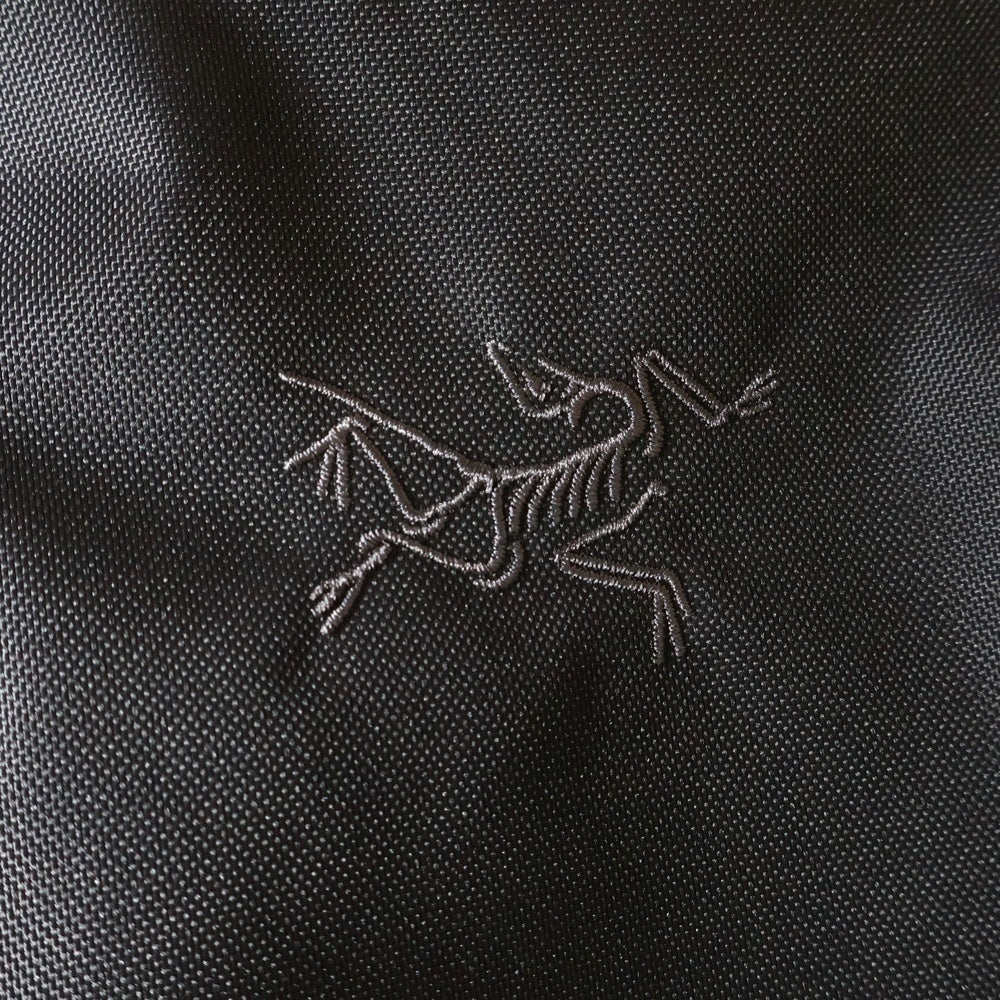 ARC'TERYX(アークテリクス) MANTIS 16 BACK PACK マンティス ロゴデザインエンブロイダリー バックパック リュックサック グレー/ネイビー X000006136-2223X000006136