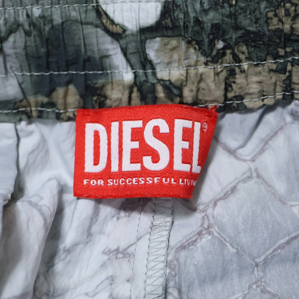 DIESEL(ディーゼル) P-MCKELL-SHORT-A 総柄ショーツ ハーフパンツ ホワイト