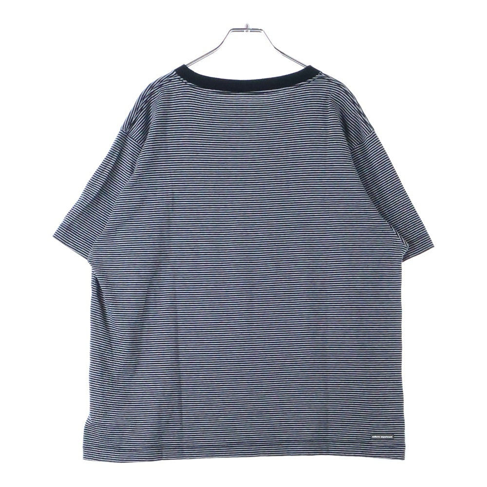 UNIFORM EXPERIMENT(ユニフォームエクスペリメント) 胸ロゴデザイン クルーネック カットソー ボーダー 半袖Tシャツ ブラック UE-210062