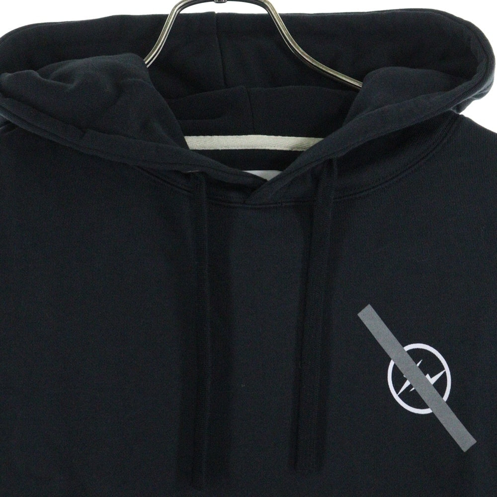 FRAGMENT DESIGN(フラグメントデザイン) ×Saturdays NYC サタデーズニューヨークシティ フロントロゴ プルオーバー スウェット パーカー ブラック BBM-0891-A