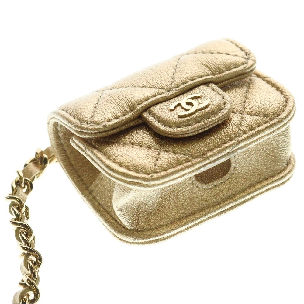 CHANEL(シャネル) 2024 イヤーズギフト マトラッセ ココマーク コインケース AirPods バッグチャーム ラムスキン ゴールド金具 ランダムシリアル シャンパンゴールド レディース