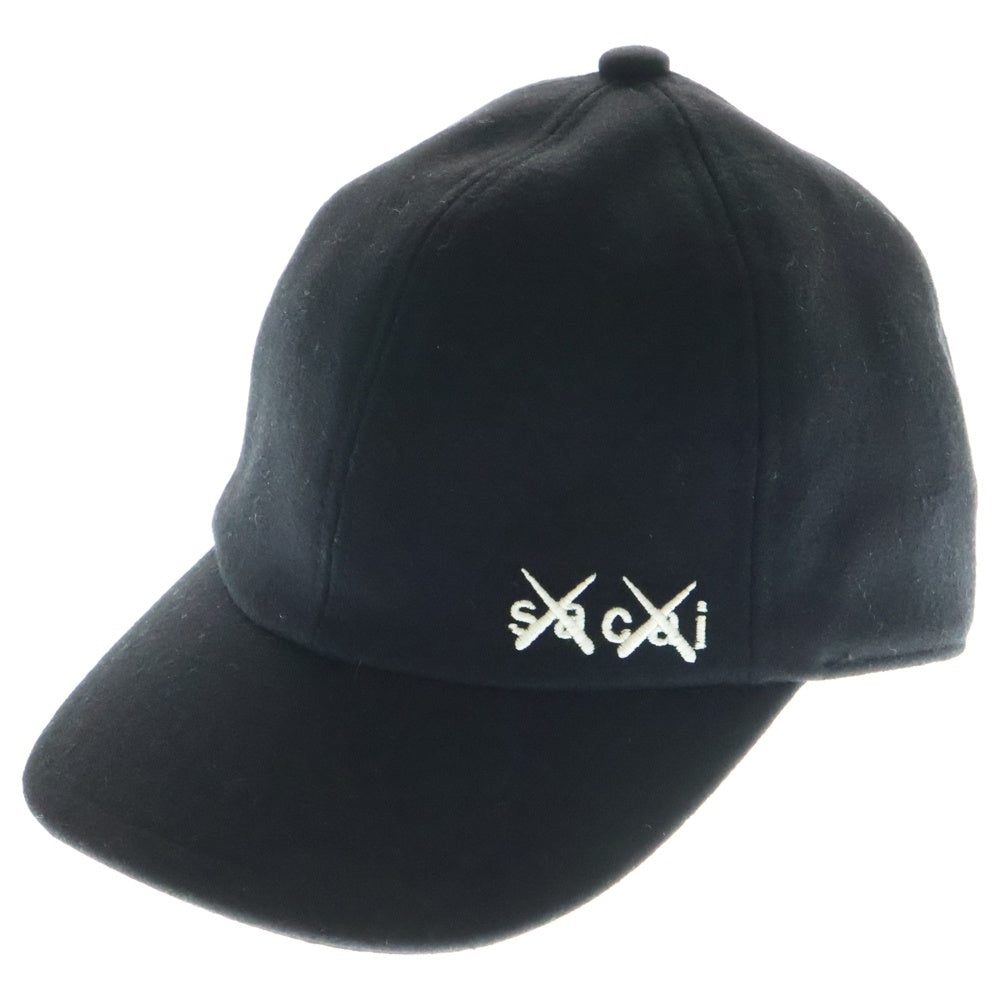 Sacai(サカイ) ×KAWS MELTON CAP カウズ ロゴ刺繍 メルトンキャップ 帽子 ブラック 21-0289S