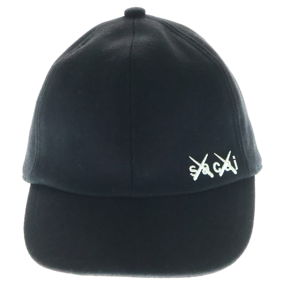 Sacai(サカイ) ×KAWS MELTON CAP カウズ ロゴ刺繍 メルトンキャップ 帽子 ブラック 21-0289S