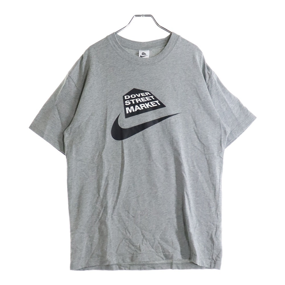 NIKE(ナイキ) ×DOVER STREET MARKET T-SHIRT ドーバーストリートマーケット ロゴプリント 半袖Tシャツ カットソー グレー IH3205-063