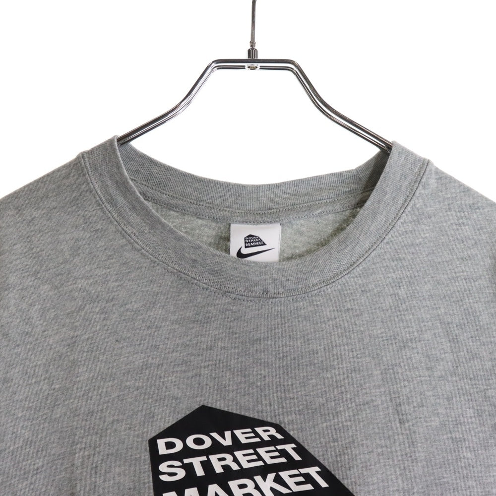 NIKE(ナイキ) ×DOVER STREET MARKET T-SHIRT ドーバーストリートマーケット ロゴプリント 半袖Tシャツ カットソー グレー IH3205-063