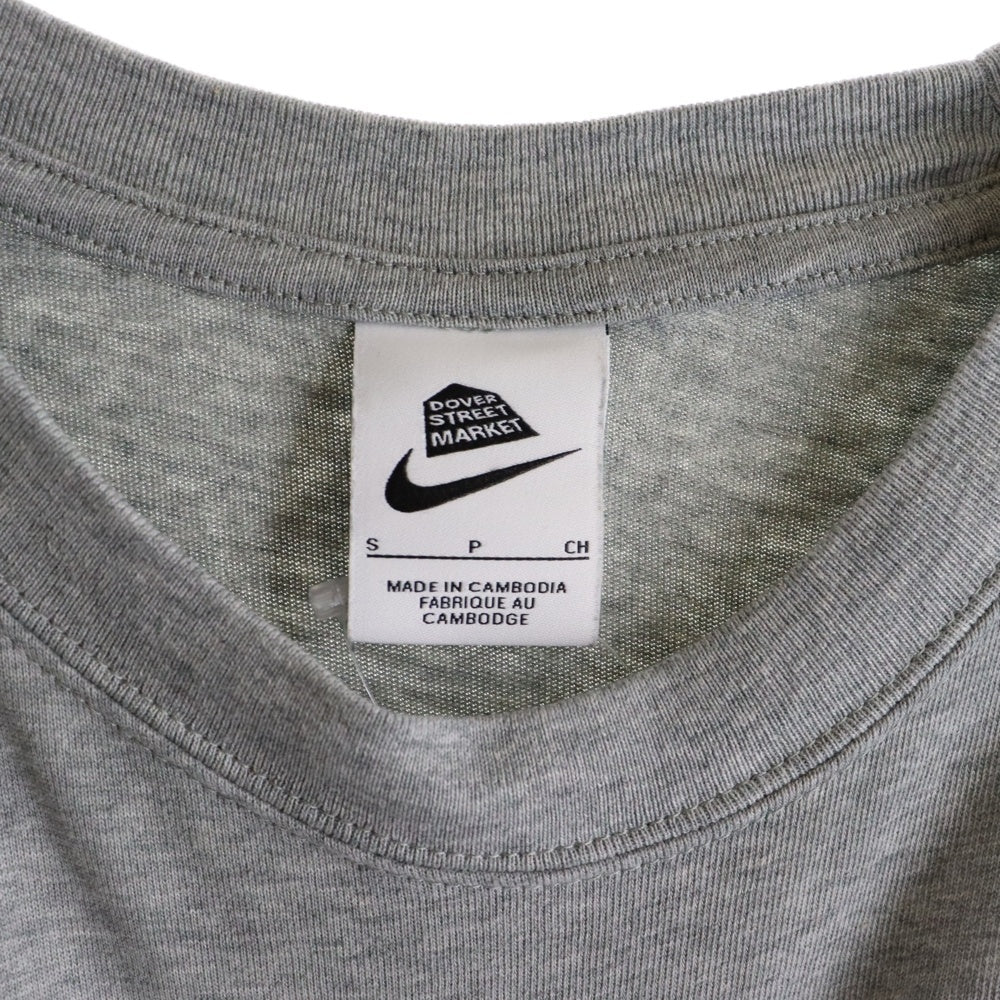 NIKE(ナイキ) ×DOVER STREET MARKET T-SHIRT ドーバーストリートマーケット ロゴプリント 半袖Tシャツ カットソー グレー IH3205-063