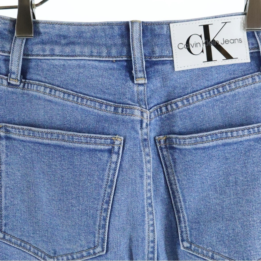 Calvin Klein Jeans(カルバンクラインジーンズ) カウレザーパッチ デニムロングスカート レディース インディゴ J221043