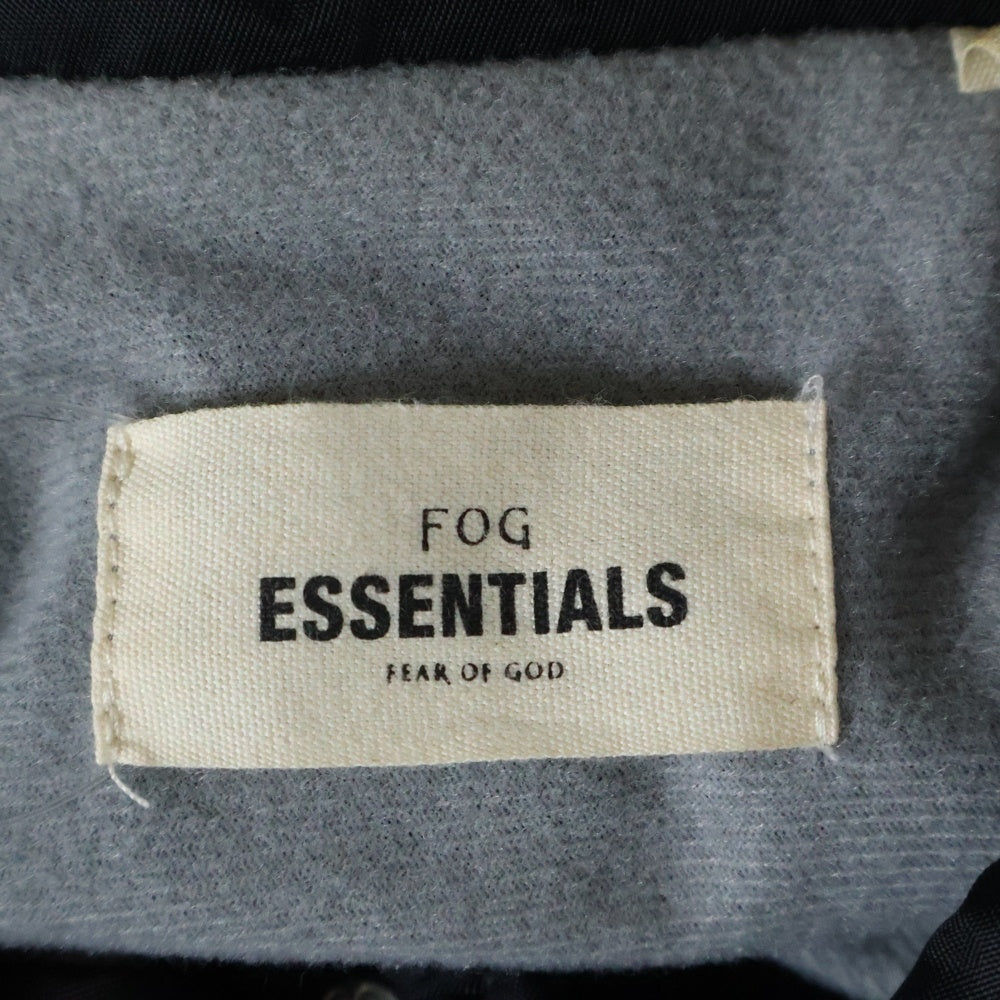 FEAR OF GOD ESSENTIALS(フィアオブゴッド エッセンシャルズ) バッグロゴプリント 裏起毛 ナイロンコーチジャケット ブラック