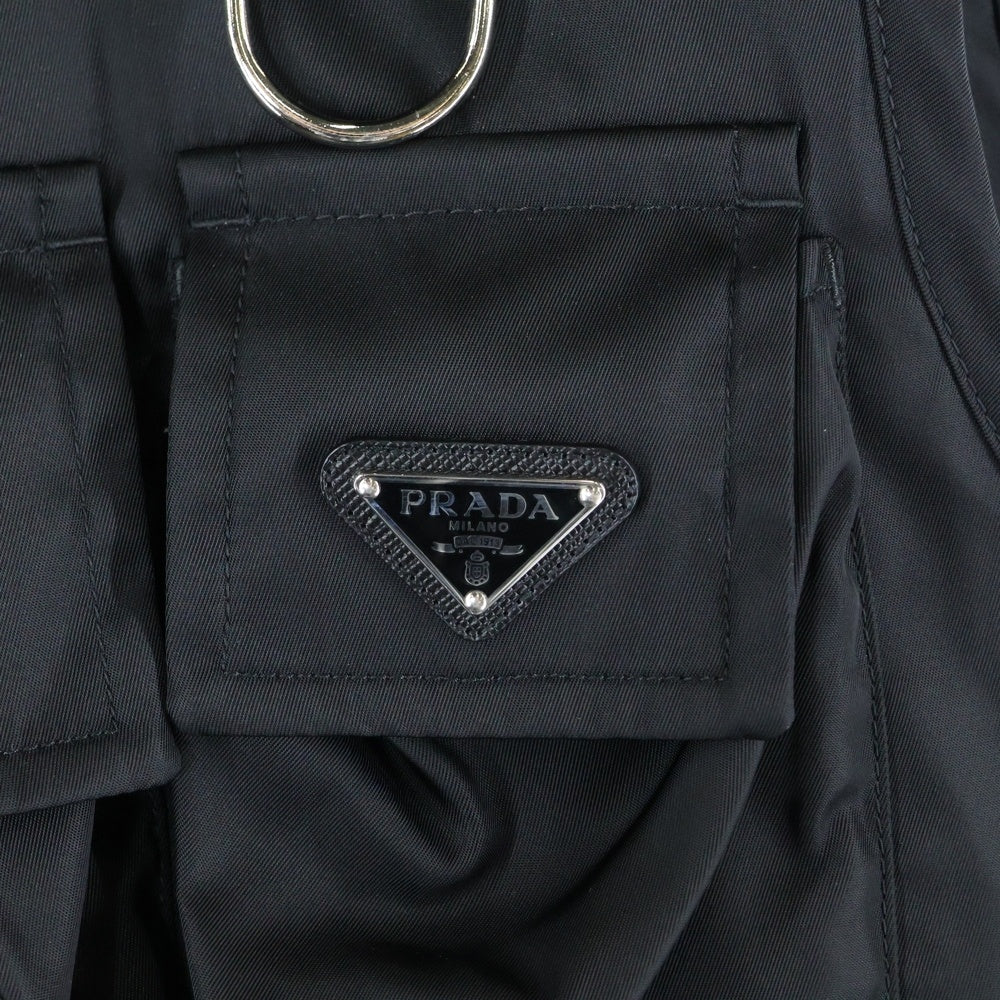 PRADA(プラダ) 24SS RE-NYLON UTILITY VEST トライアングルロゴプレート リナイロン ユーティリティベスト ブラック SGC499 S000 1WQ8