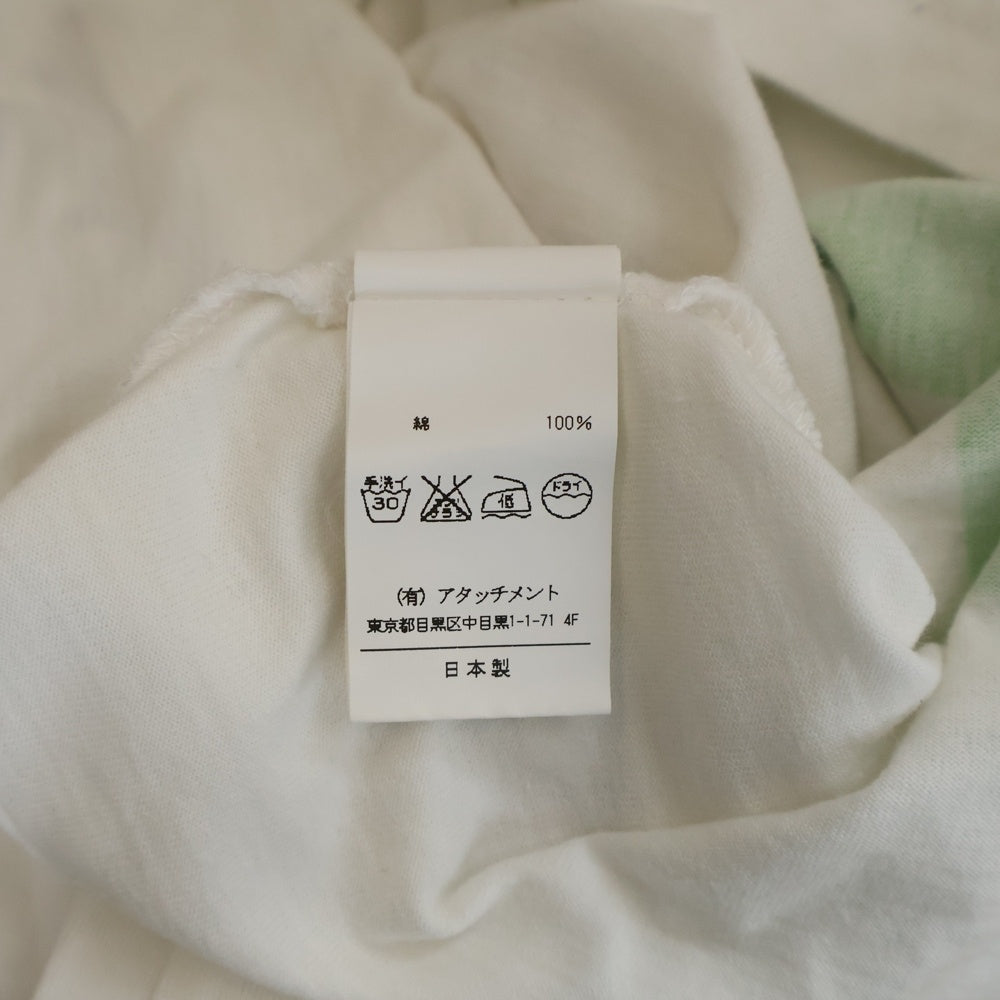 ATTACHMENT(アタッチメント) プリント Vネック 半袖Tシャツ カットソー ホワイト AJ21-384