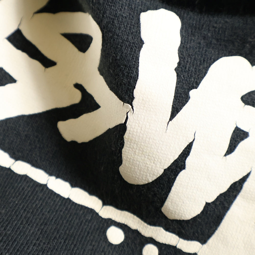 STUSSY(ステューシー) 8ボール スエードロゴ クルーネック スウェット トレーナー ブラック