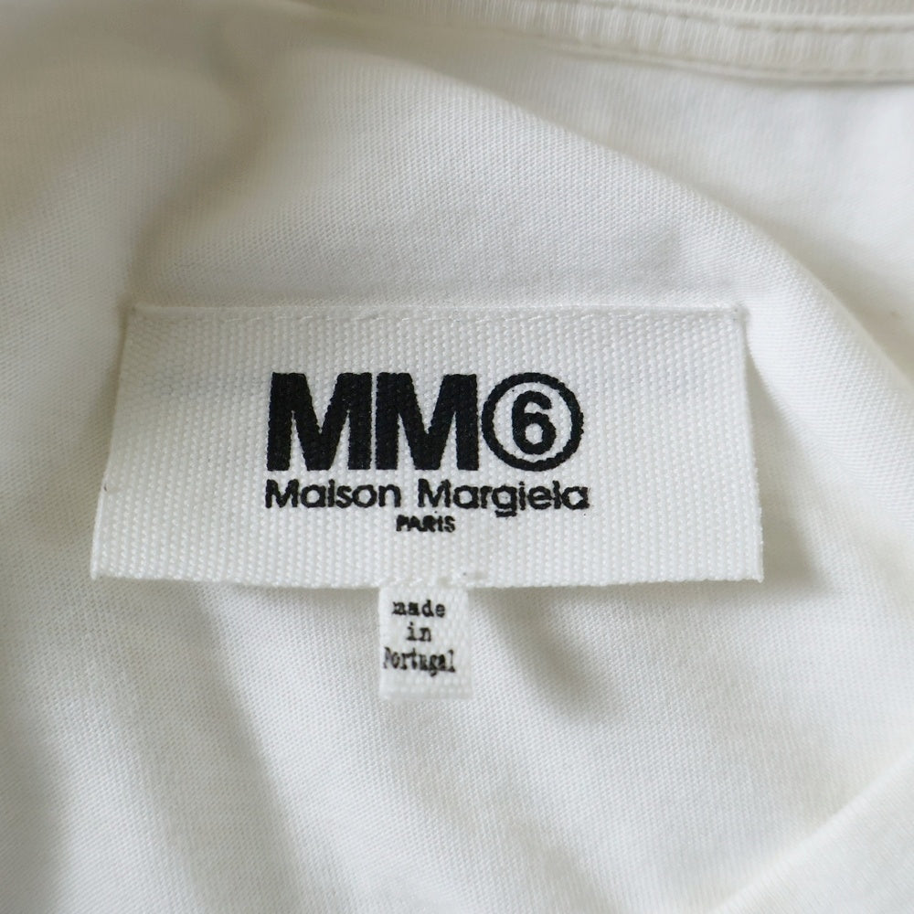 MM6 Maison Margiela(エムエムシックスメゾンマルジェラ) フロントナンバーロゴTシャツ 半袖クルーネックカットソー ホワイト S52GC0275