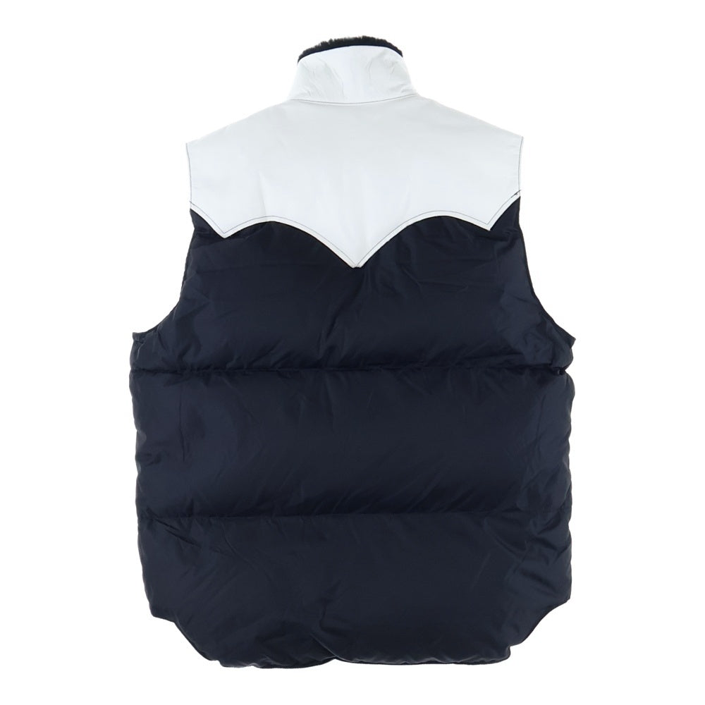 GOD SELECTION XXX(ゴッドセレクショントリプルエックス) ×ROCKY MOUNTAIN FEATHERBED ロッキー マウンテン フェザーベット レザー ナイロン切替 ロゴエンブロイダリー ダウンベスト ブラック/ホワイト 290-192-16