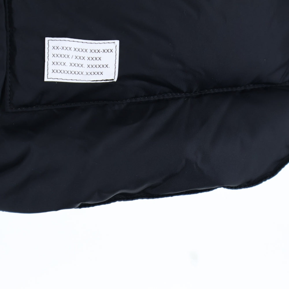 GOD SELECTION XXX(ゴッドセレクショントリプルエックス) ×ROCKY MOUNTAIN FEATHERBED ロッキー マウンテン フェザーベット レザー ナイロン切替 ロゴエンブロイダリー ダウンベスト ブラック/ホワイト 290-192-16