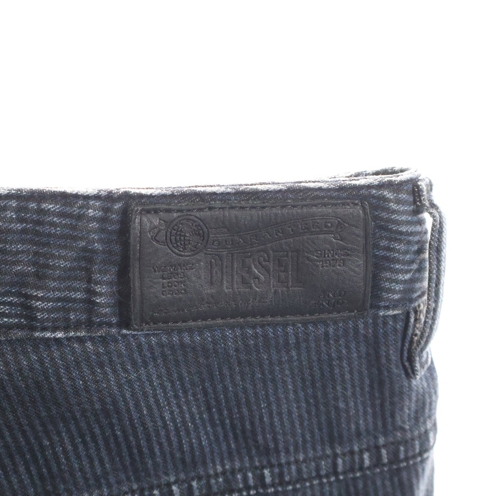 DIESEL(ディーゼル) ブレイブマンロゴ ストライプ柄 ウォッシュド加工 ボーイフレンド アンクル丈 ジップアップ デニムパンツ ブラック FAYZAL .32