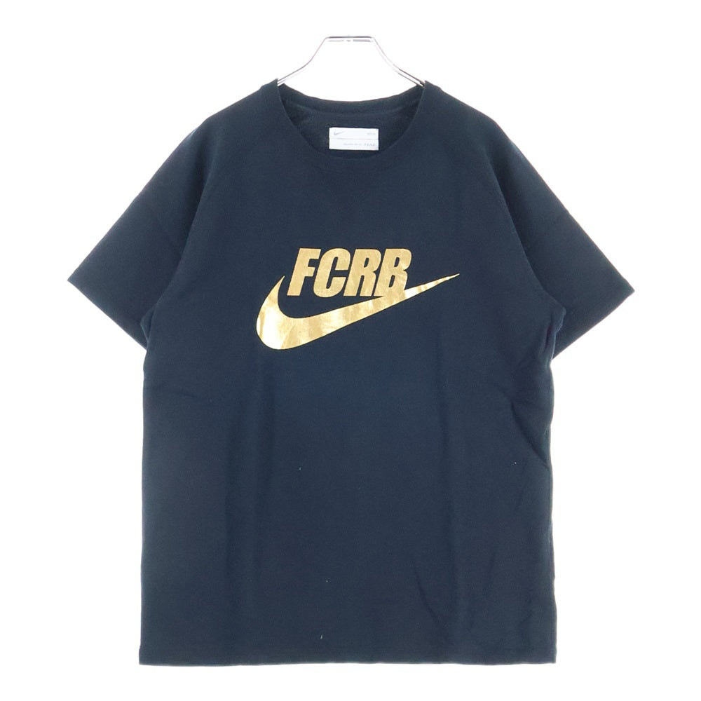 F.C.R.B./F.C.Real Bristol/FCRB(エフシーアールビー/エフシーレアルブリストル) ×NIKE ナイキ スウッシュ フロントロゴプリントTシャツ 半袖クルーネックカットソー ブラック/ゴールド 396331-011