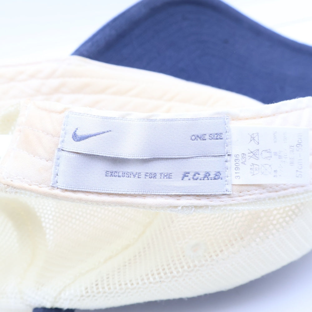 F.C.R.B./F.C.Real Bristol/FCRB(エフシーアールビー/エフシーレアルブリストル) ×NIKE ナイキ カレッジロゴプリント コットンメッシュキャップ 帽子 ネイビー/ホワイト 319036
