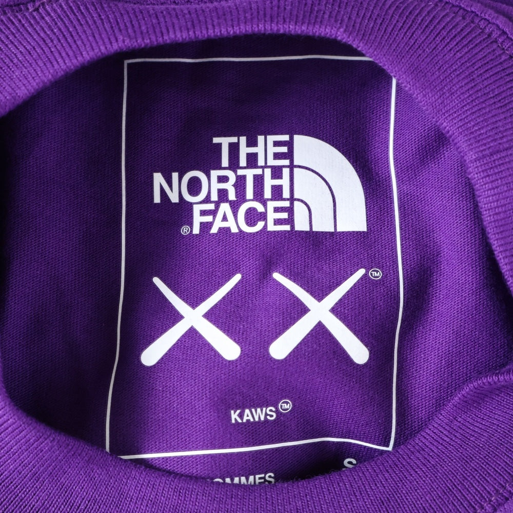 THE NORTH FACE(ザノースフェイス) ×KAWS TEE カウズ ロゴ エンブロイダリー クルーネック 半袖Tシャツ カットソー パープル 5200187090