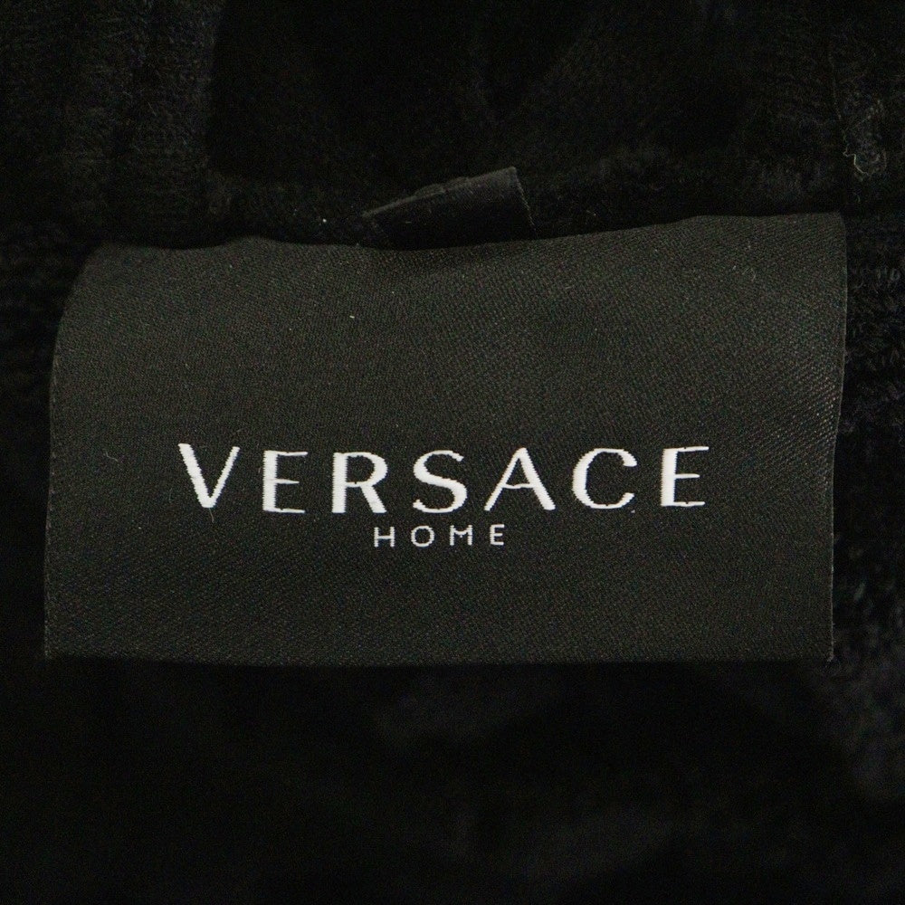 VERSACE(ヴェルサーチ) 袖メデューサ ロゴ総柄 バスローブ ガウン ブラック/イエロー ZACJ00008