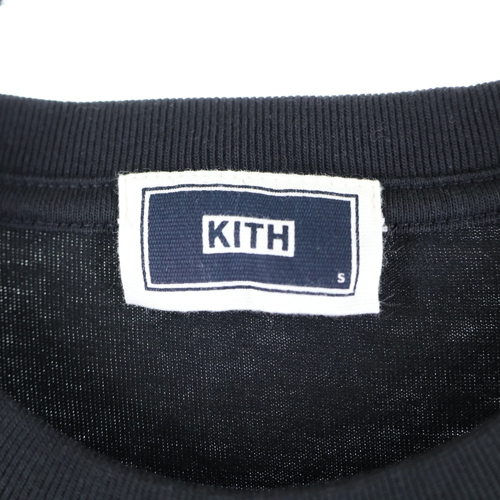 KITH(キス) 24SS ORNATE CLASSIC LOGO TEE オーネイト フロントクラシックロゴTシャツ 半袖クルーネックカットソー ブラック KHM031995