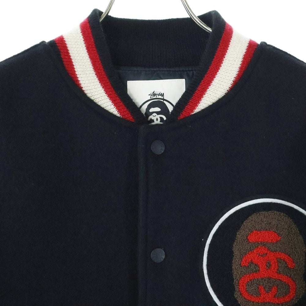 A BATHING APE(アベイシングエイプ) ×STUSSY VARSITY JACKETステューシー 胸ロゴデザインワッペン ダブルポケット バーシティージャケット スタジアムジャンパー ブラック/ホワイト 001HJ0731927X