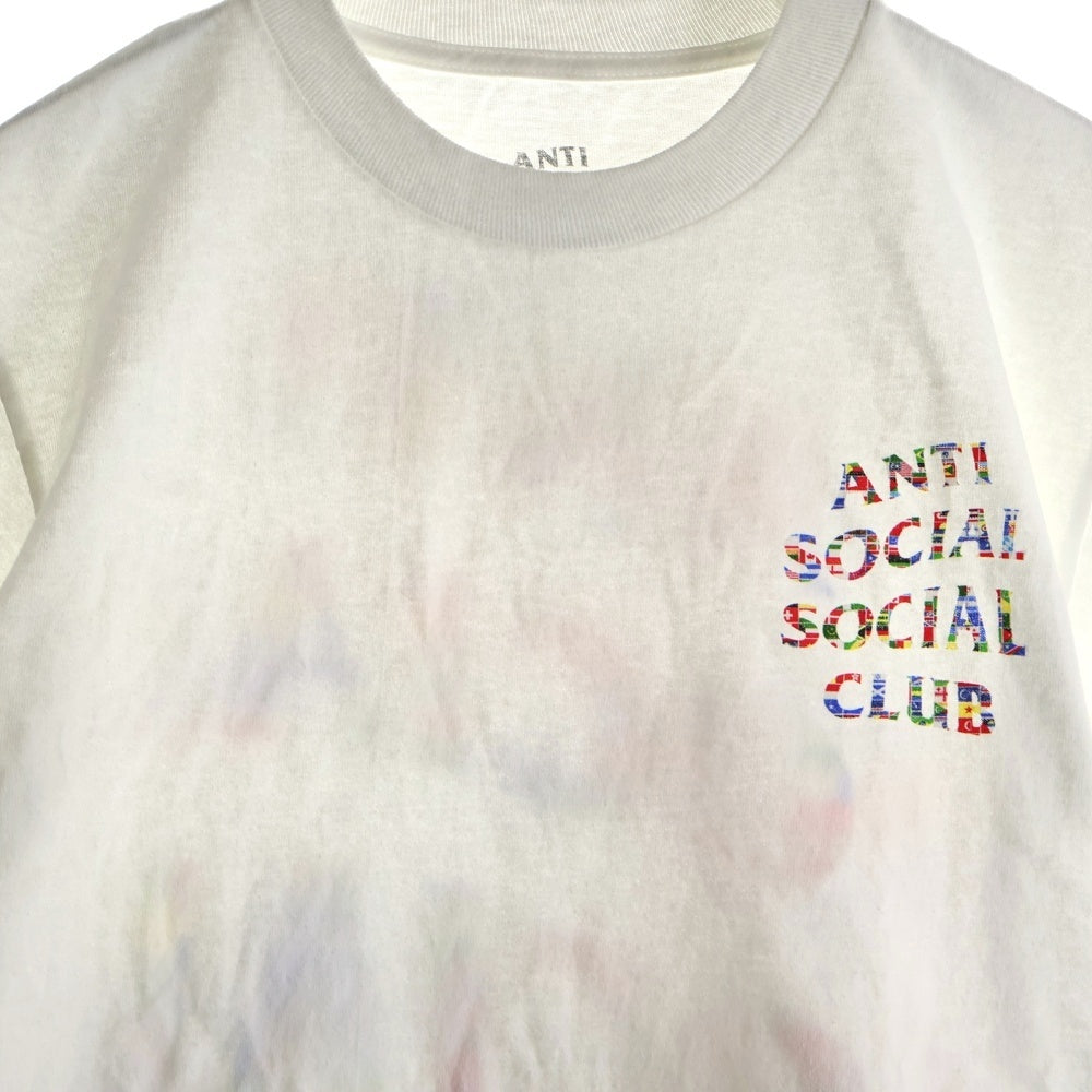 ANTI SOCIAL SOCIAL CLUB(アンチソーシャルソーシャルクラブ) 国旗ロゴプリント クルーネック半袖Tシャツ カットソー ホワイト