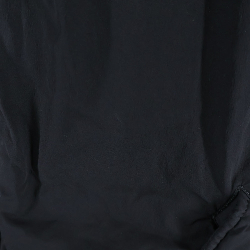 C.P. Company(シーピーカンパニー) NYCRA-R BOMBER JACKET BLACK ロゴパッチ ナイロン ボンバージャケット ブルゾン ブラック 13CMOW249A