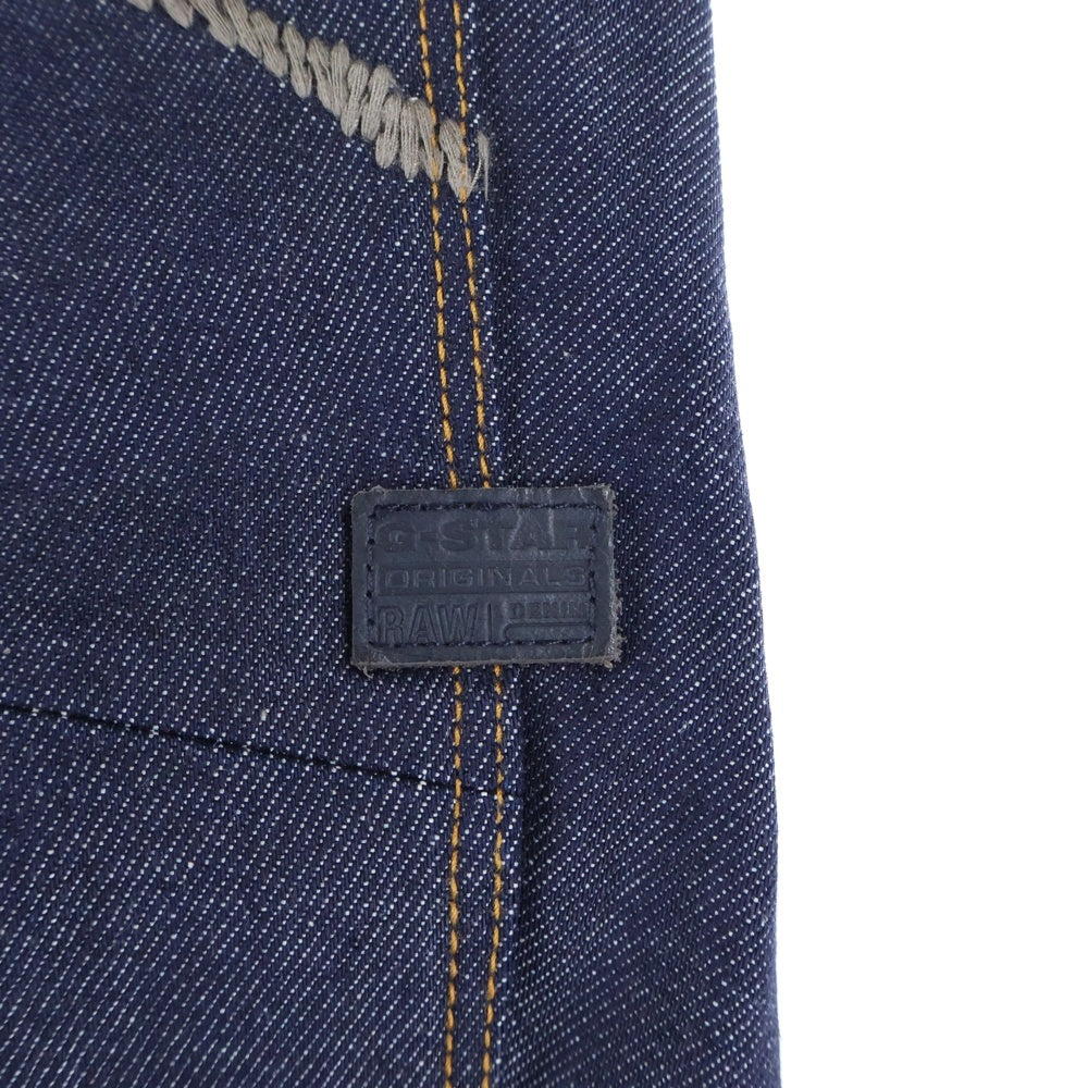 G-STAR RAW(ジースターロウ) レザーポケット切り替え ロゴエンブロイダリーデザイン ボタンフライ デニムパンツ インディゴ