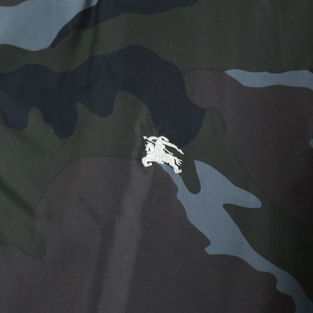 BURBERRY BLACK LABEL(バーバリー ブラックレーベル) カモフラ ジップアップ ダウンジャケット カーキ/ブルー BMP02‐727‐76