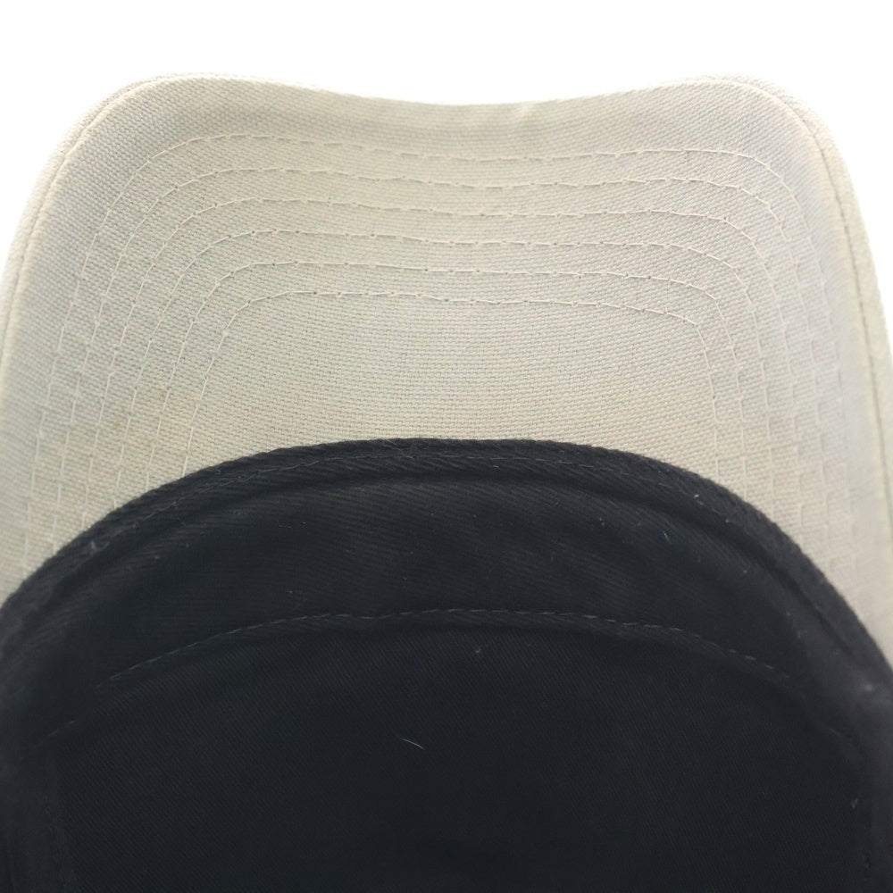 AMIRI(アミリ) ロゴエンブロイダリー シックスパネル スナップバックキャップ 帽子 ブラック/グレー