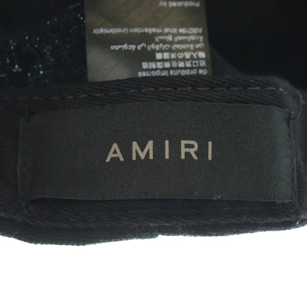 AMIRI(アミリ) ロゴエンブロイダリー シックスパネル スナップバックキャップ 帽子 ブラック/グレー