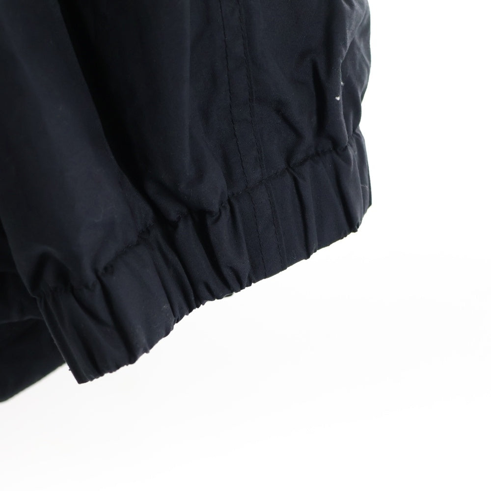 NIKE(ナイキ) ×F.C.R.B. エフシーアールビー 胸ロゴデザイン フーデッド ジップアップ ナイロンジャケット ブラック F1 SNI