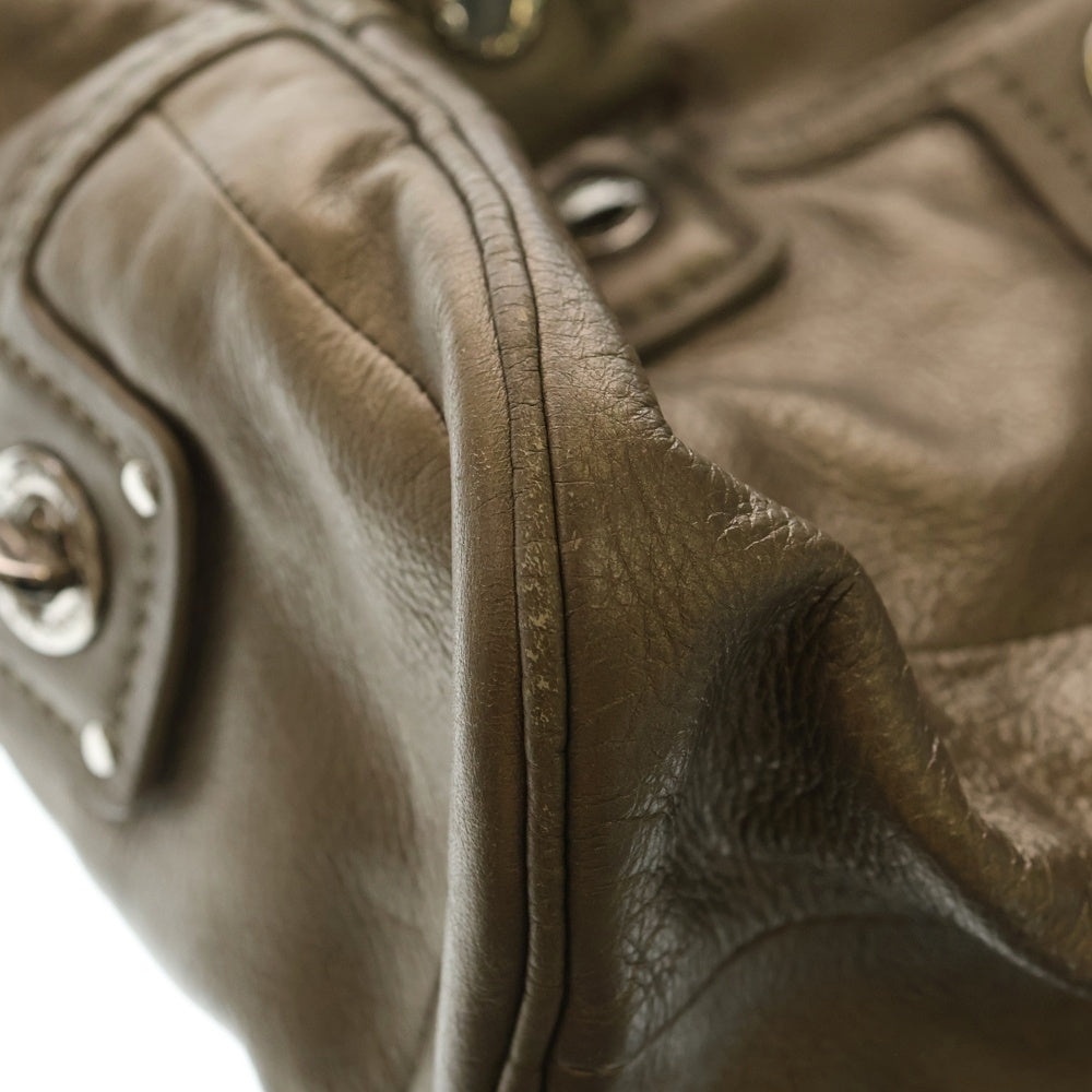 MARC BY MARC JACOBS(マーク バイ マーク ジェイコブス) ロゴデザインターンロック マルチポケット ハンドバッグ ゴールド