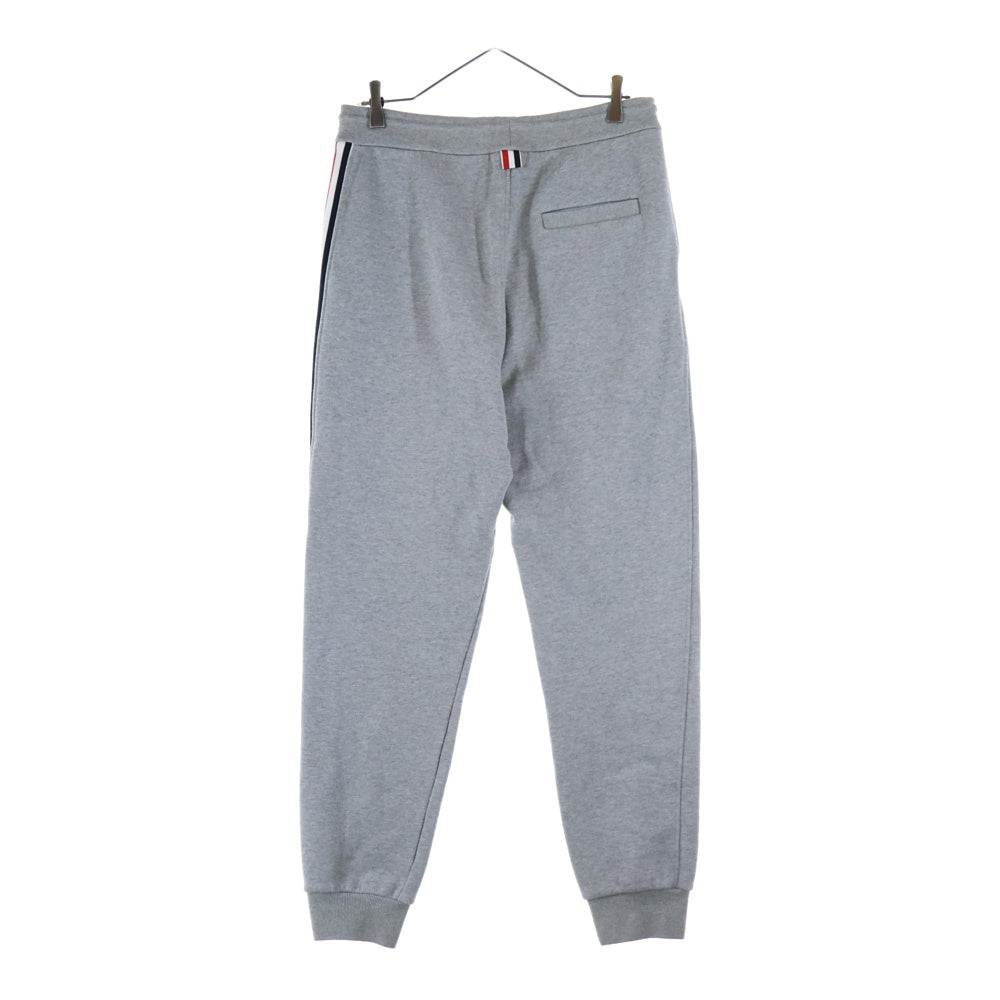 THOM BROWNE(トムブラウン) サイドライン イージースウェットジョガーパンツ グレー MJQ066A-03377055