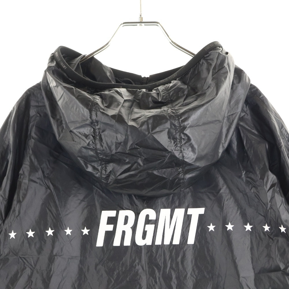 MONCLER(モンクレール) 21AW × FRAGMENT DESIGN フラグメント フロントワッペン バックロゴプリント ジップアップ ナイロンマウンテンパーカー ブラック G209U1A00024 595B1