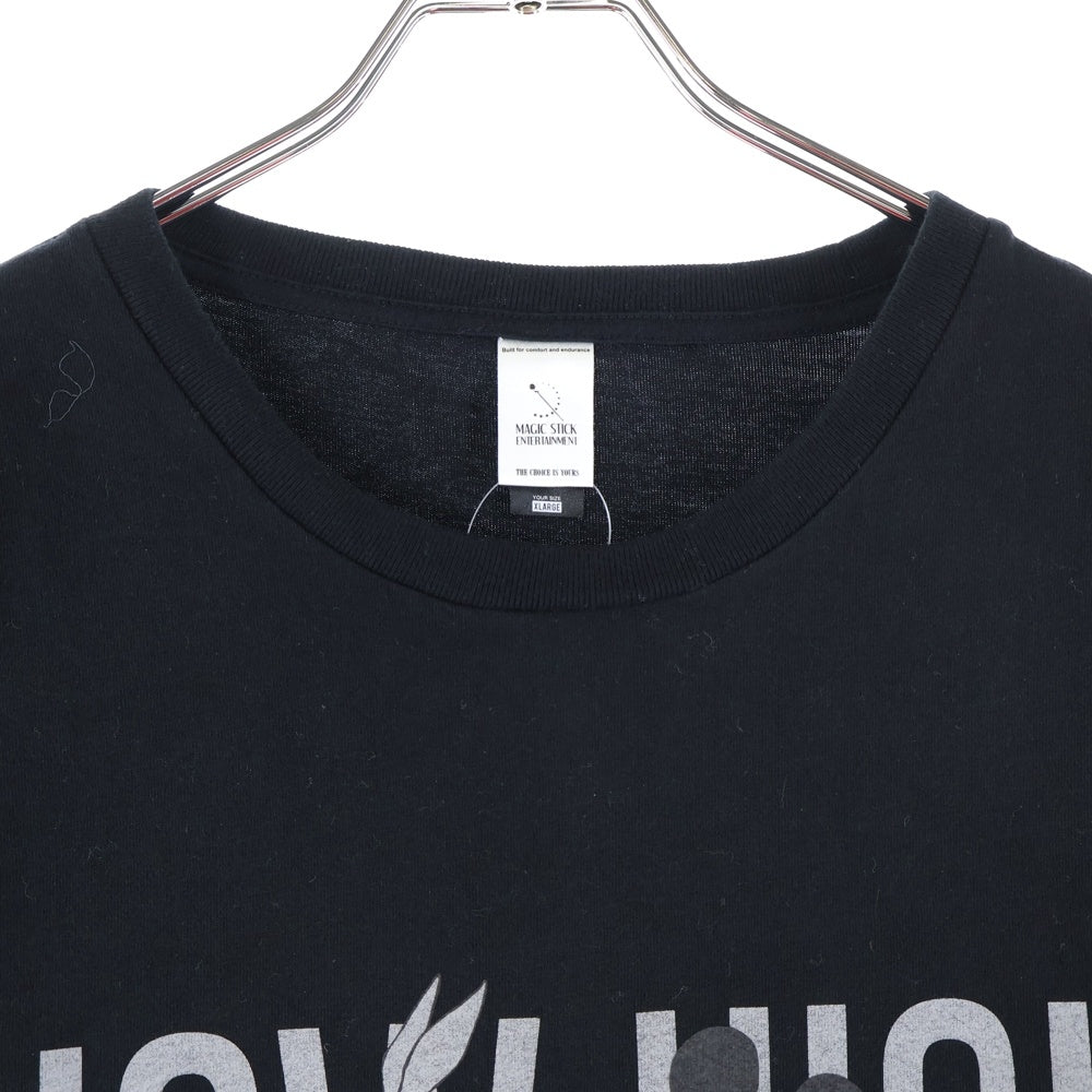 MAGIC STICK(マジックスティック) フロントプリント クルーネック半袖Tシャツ カットソー ブラック