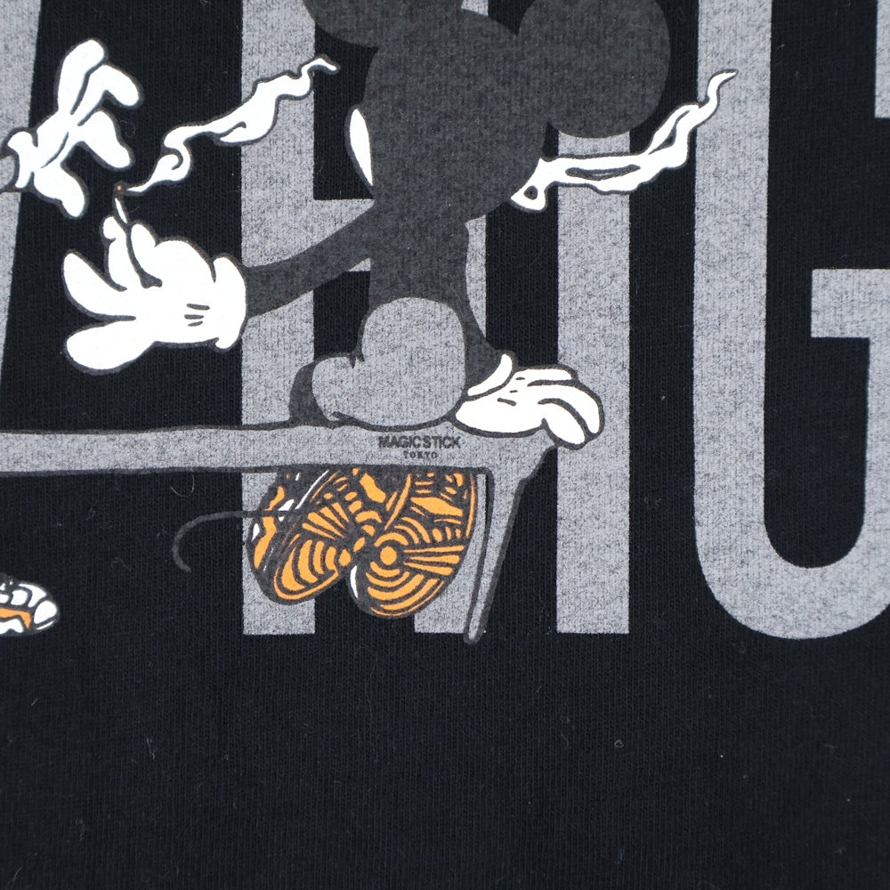 MAGIC STICK(マジックスティック) フロントプリント クルーネック半袖Tシャツ カットソー ブラック