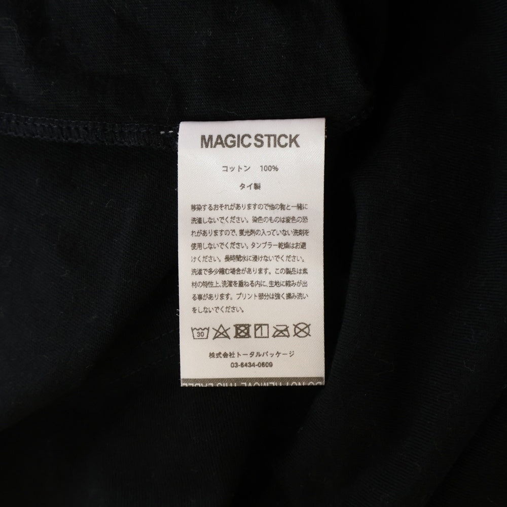 MAGIC STICK(マジックスティック) フロントプリント クルーネック半袖Tシャツ カットソー ブラック