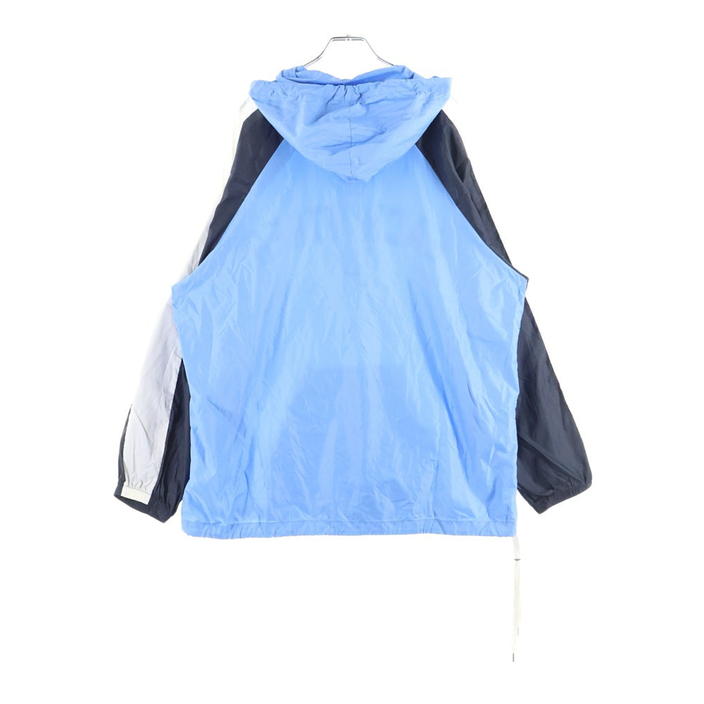 EACH×OTHER(イーチ アザー) 18AW ロゴプリント ハーフジップ プルオーバー フーデッド ナイロン ジャケット レディース ライトブルー FW18G13065